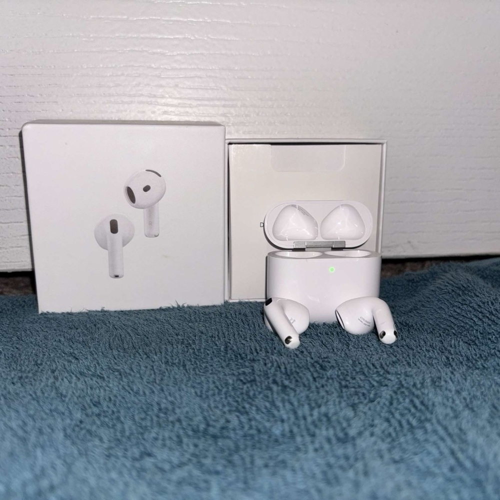 Airpods 4th Gen - Picture 5 of 5